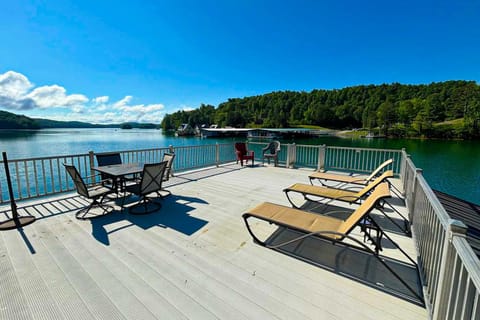 Rock The Dock House in Norris Lake