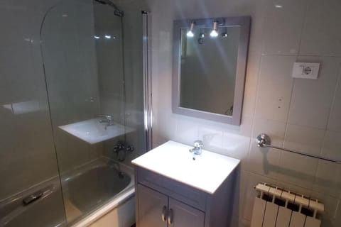 Bathroom, Bath