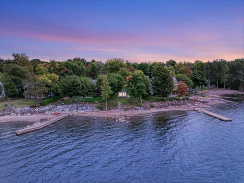 Shelburne Bay Retreat Modern 3BR Lakefront Views House in Shelburne