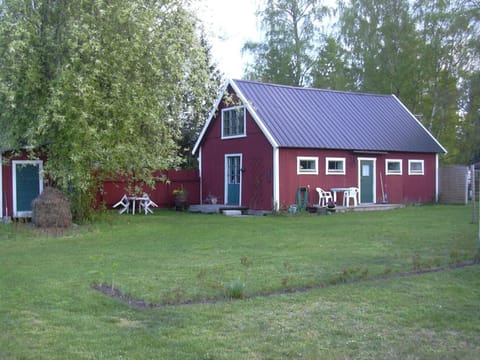 Facade/entrance, Garden