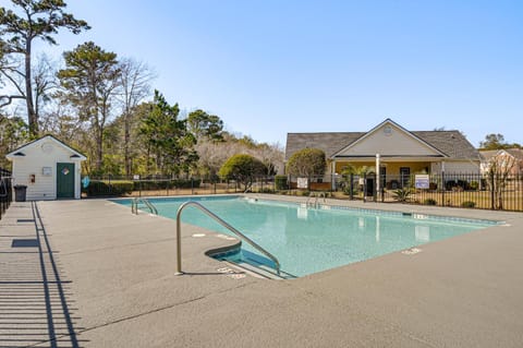 4 Mi to Brookgreen Gardens Murrells Inlet Condo Apartment in Murrells Inlet