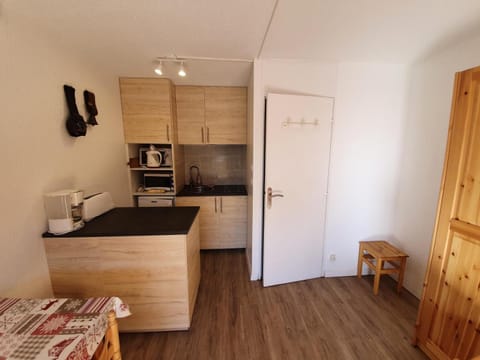 Résidence Roche Blanche - Studio pour 4 Personnes 164 Apartment in Val Thorens