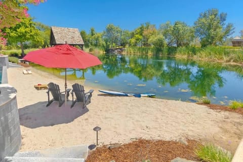 Luxury Castle Retreat at UC Davis Casa in Davis