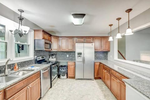 Kitchen or kitchenette, Dining area, dishwasher, microwave, oven, stove