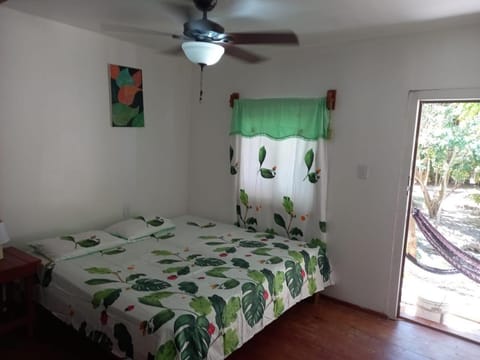 Onat Roatan hostel Hostel in West End