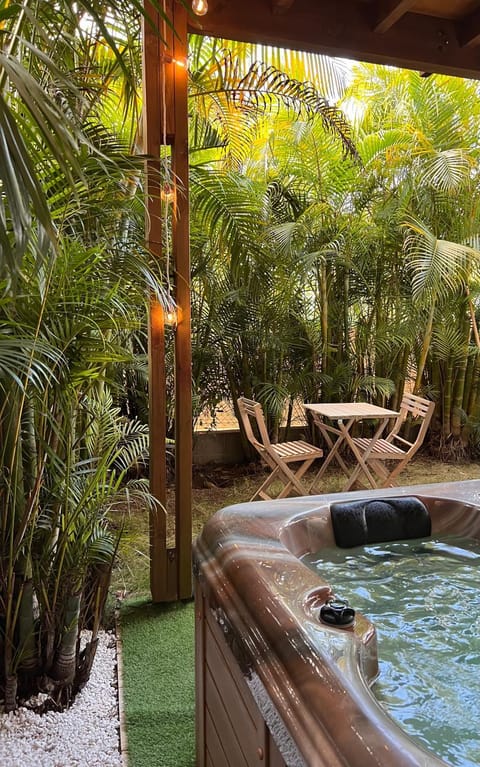 Garden, Hot Tub