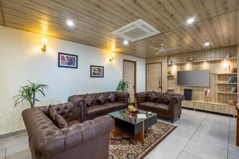 Communal lounge/ TV room, TV and multimedia, Living room, Seating area, Evening entertainment, fireplace