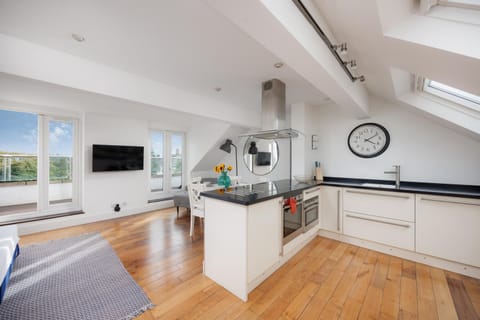 TV and multimedia, Decorative detail, Dining area, kitchen