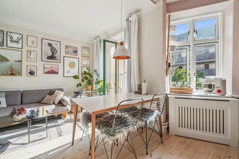 Nyistandsat 1BR Lejlighed i Hjertet af Nørrebro Apartment in Frederiksberg