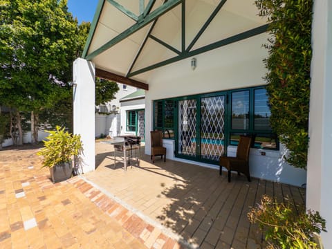 BBQ facilities, Seating area