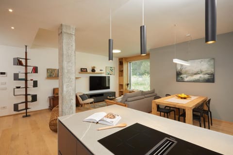 TV and multimedia, Kitchen or kitchenette, Living room