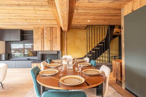 Smartstay Grand chalet avec vue sur Courchevel Chalet in Les Allues