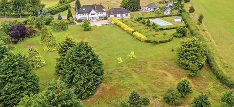 Property building, Natural landscape, Bird's eye view, Garden, Garden view