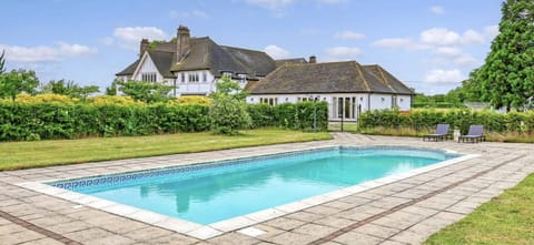 Property building, Garden view, Swimming pool, Swimming pool