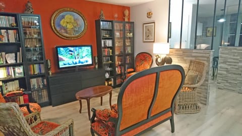 Library, Living room