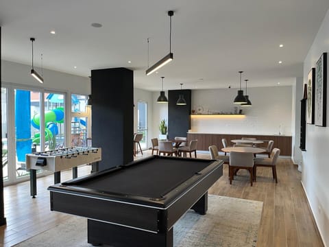 Billiard, Game Room, Seating area