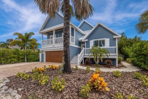 Tiki By The Sea home House in Holmes Beach