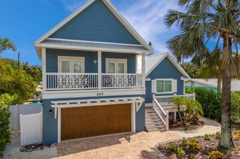 Tiki By The Sea home House in Holmes Beach