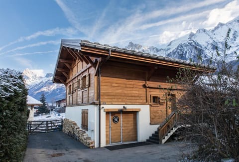 Property building, Facade/entrance, Mountain view