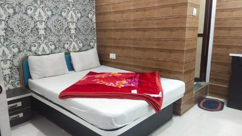 HOTELKARNAWATi Hotel in Ahmedabad