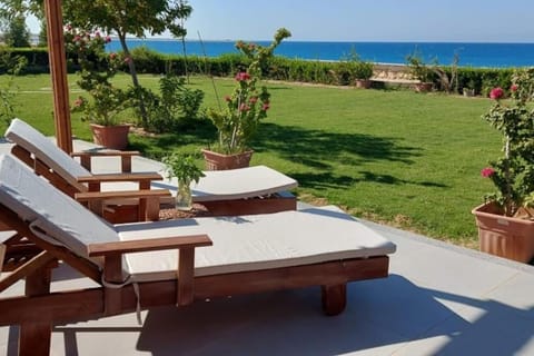 Beachfront Haven -Private Getaway Ras Sidr راس سدر - Two Bedroom Chalet Apartment in South Sinai Governorate