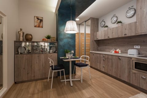 Kitchen or kitchenette