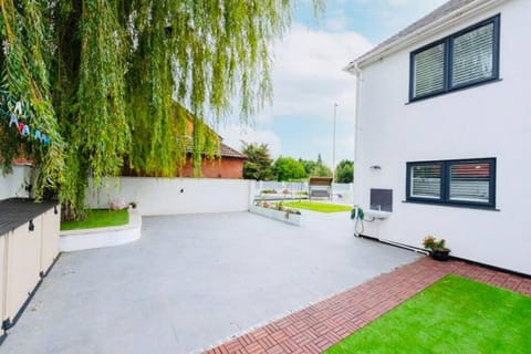 Property building, Garden, Garden view