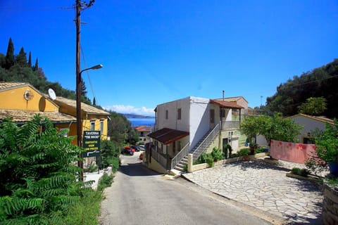 Property building, Neighbourhood