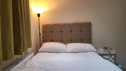 Nest & Rest En-Suite Urlaubsunterkunft in Staines-upon-Thames