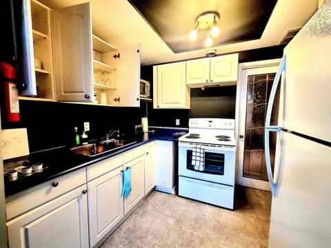 Kitchen or kitchenette, kitchen