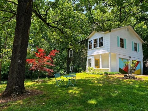 Property building, Spring, Day, Natural landscape, Garden, Garden view