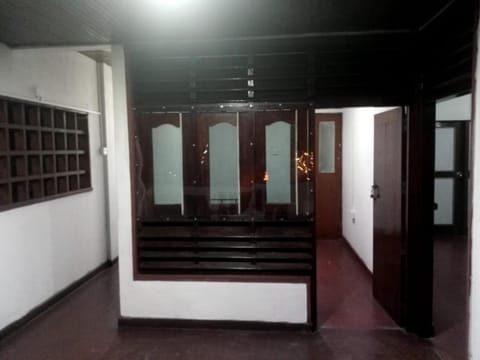 Five- One -Two Transit & Budget Stay Hostel in Negombo