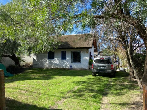 Property building, Garden, Garden view, Parking