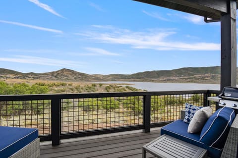 Mayflower Lakeside 942 House in Jordanelle Reservoir