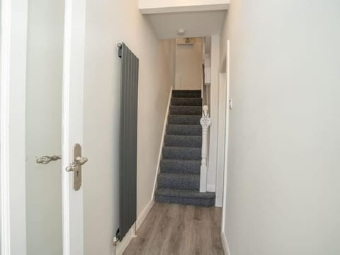 Cozy Townhouse, walking distance to Belfast City House in Belfast