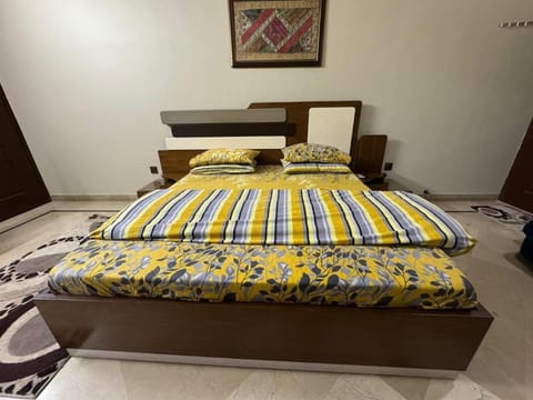 Elegant Penthouse Rooms Gulistan E Joher Blk 14 Vacation rental in Karachi