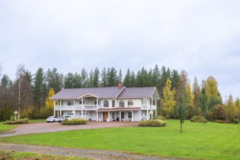 Property building, Natural landscape, Garden view, Parking