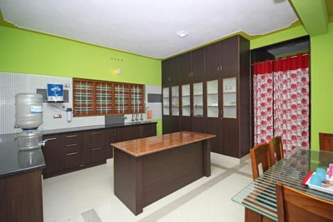 Kitchen or kitchenette, Kitchen or kitchenette, Dining area