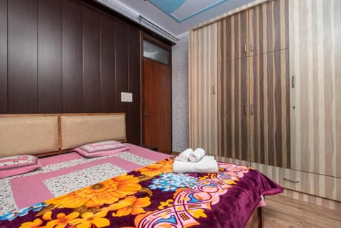 103 Cozy Flats Bnb 2 BHK Flat,Near Airport Delhi Apartment in New Delhi