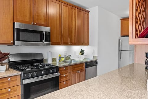 Discover St Louis Modern 3BR with Top Amenities Appartement in Clayton