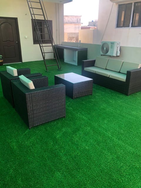 Day, Garden, Living room, Seating area