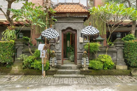 Capital O Dante Guesthouse Bali Hotel in Blahbatuh