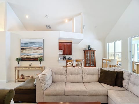 Living room, Pool view, Family