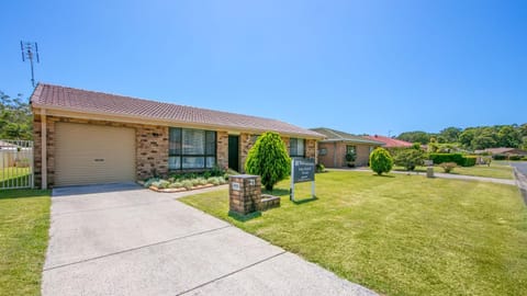 Tullys Beach House House in Iluka