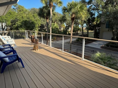 2nd Row 5 Bed 3 and one half Bath Pet Friendly Ocean View Beach House House in North Forest Beach