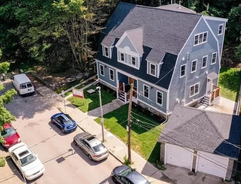 Park-Side Home in Jamaica Plain Maison in Jamaica Plain