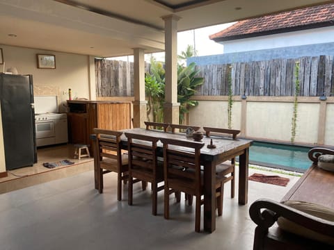 View (from property/room), Kitchen or kitchenette, Dining area, Pool view, Swimming pool