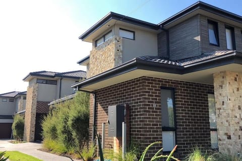 Family Oasis Walking distance to Chadstone SC House in City of Monash