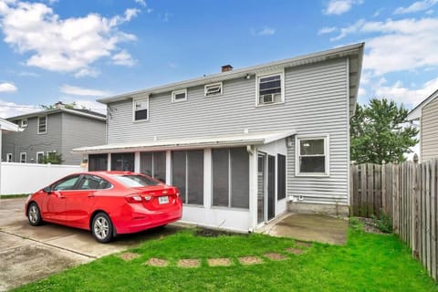 Cozy Duplex Near BUF International Airport Appartement in Cheektowaga