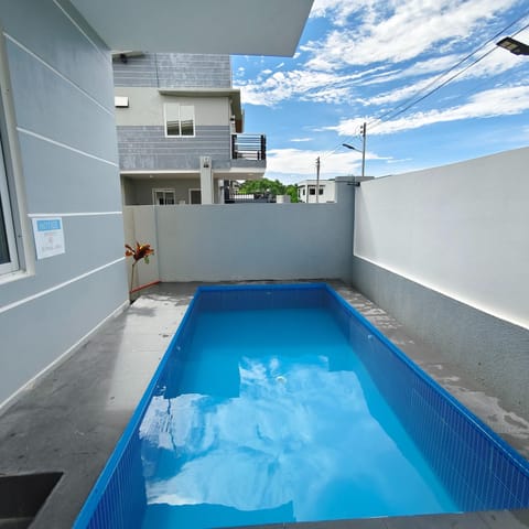 Swimming pool, Swimming pool